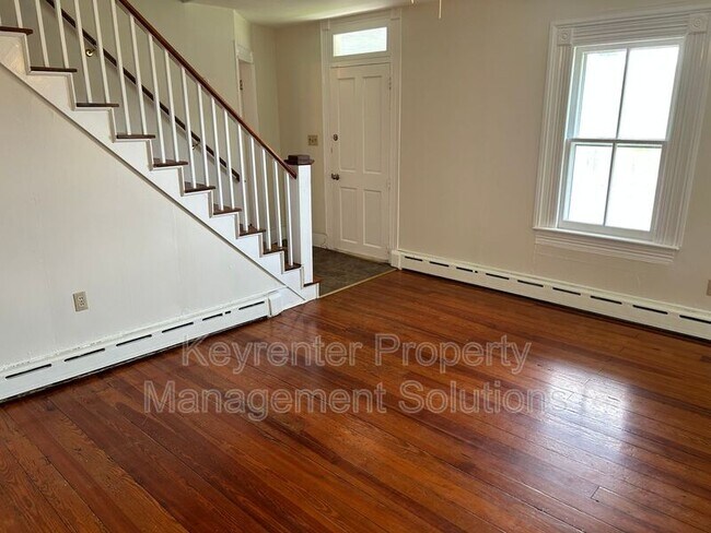 Building Photo - 209 Tanner Ln