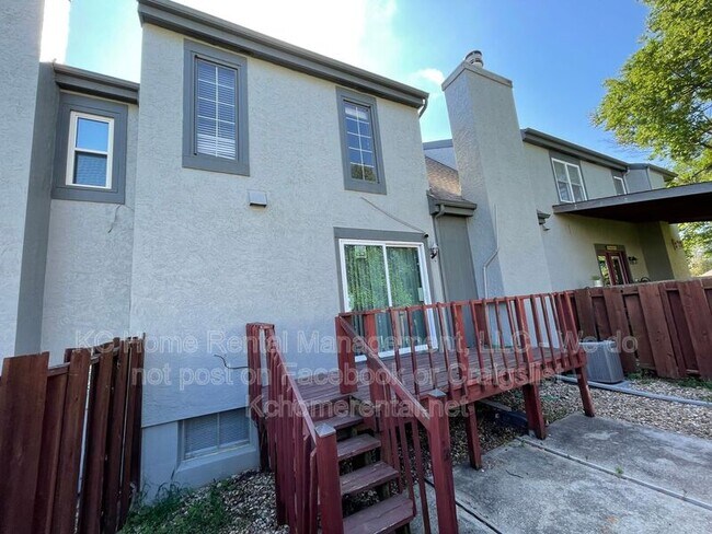 Building Photo - 209 Woodbridge Ln