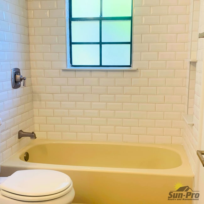 Building Photo - 1019 Fox Trace Ct