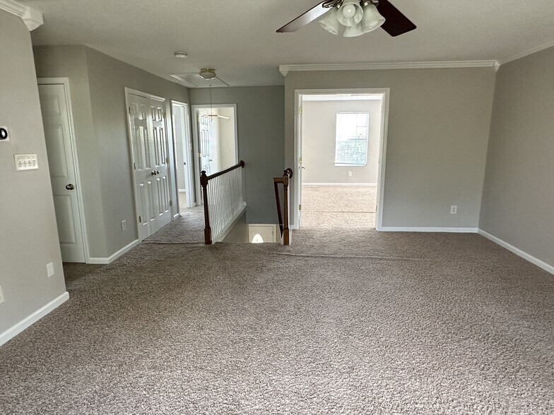 Building Photo - 8017 Hill-N-Dale Dr