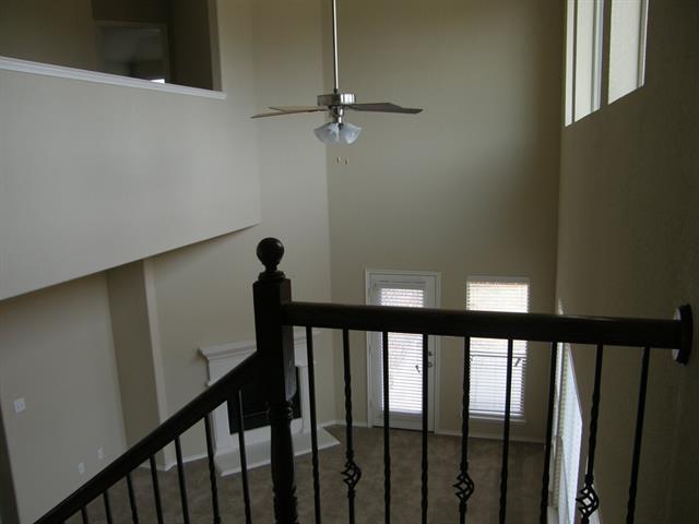 Building Photo - 2229 Julian Dr