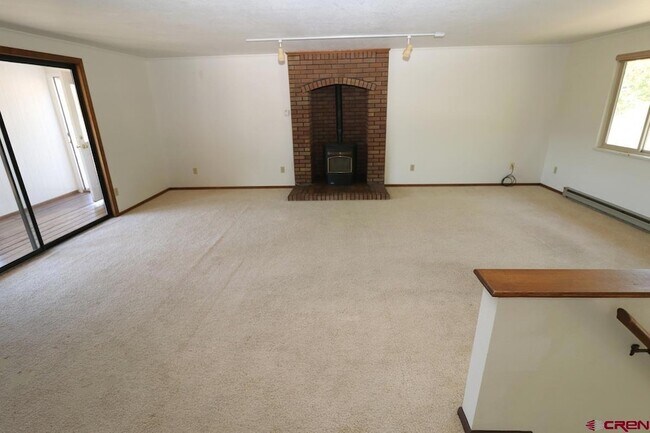 Building Photo - 2305 Pelota Dr
