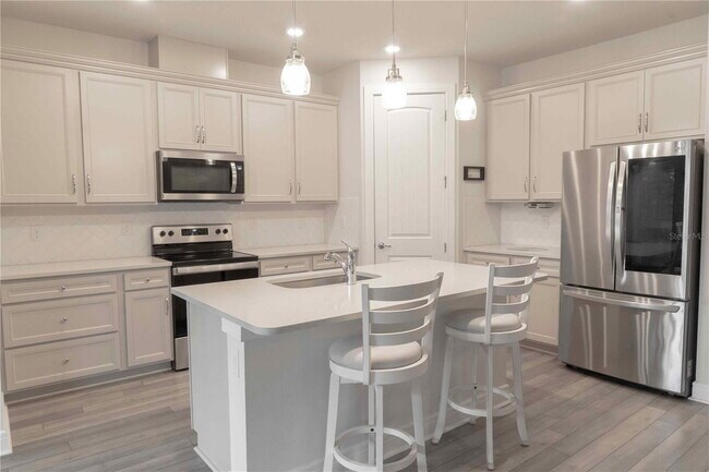 Building Photo - 6293 Bradford Woods Dr