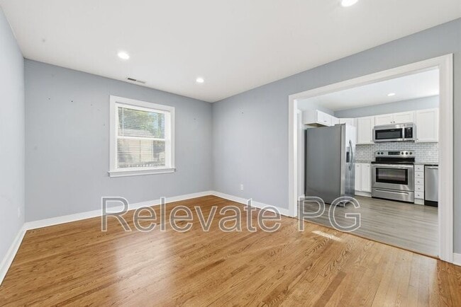 Building Photo - 8410 Yolanda Rd