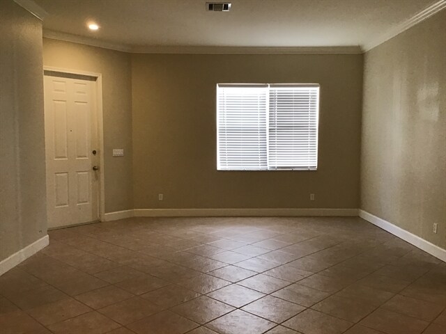Building Photo - 996 NW Leonardo Cir