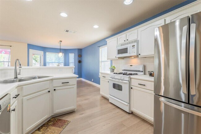 Building Photo - 336 Celery Loop