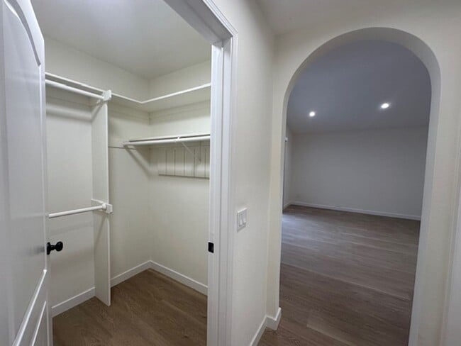 Building Photo - Stunning gated executive home completely redone