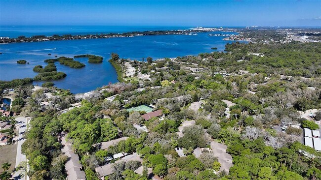 Building Photo - 1608 Bayhouse Point Dr