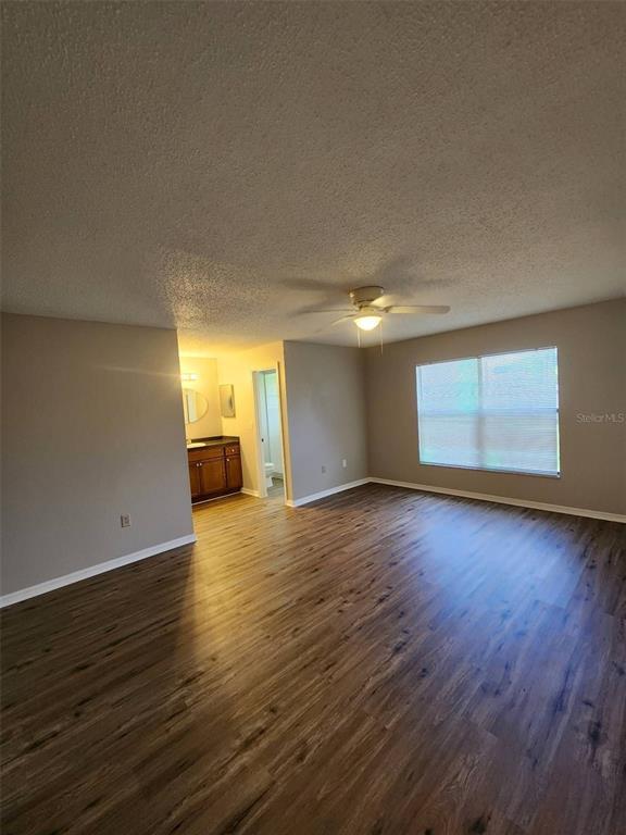 Building Photo - 607 Koala Ct