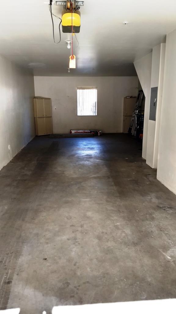 2 Car Garage (tandem) - 4465 E Paradise Village Pkwy S APT 1129