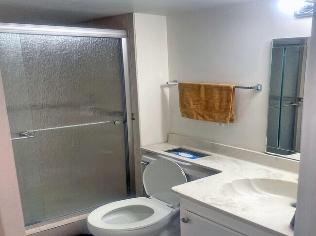 Building Photo - 9301 Lime Bay Blvd