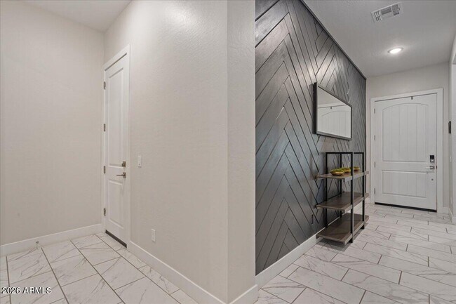 Building Photo - 21147 W Hillcrest Blvd