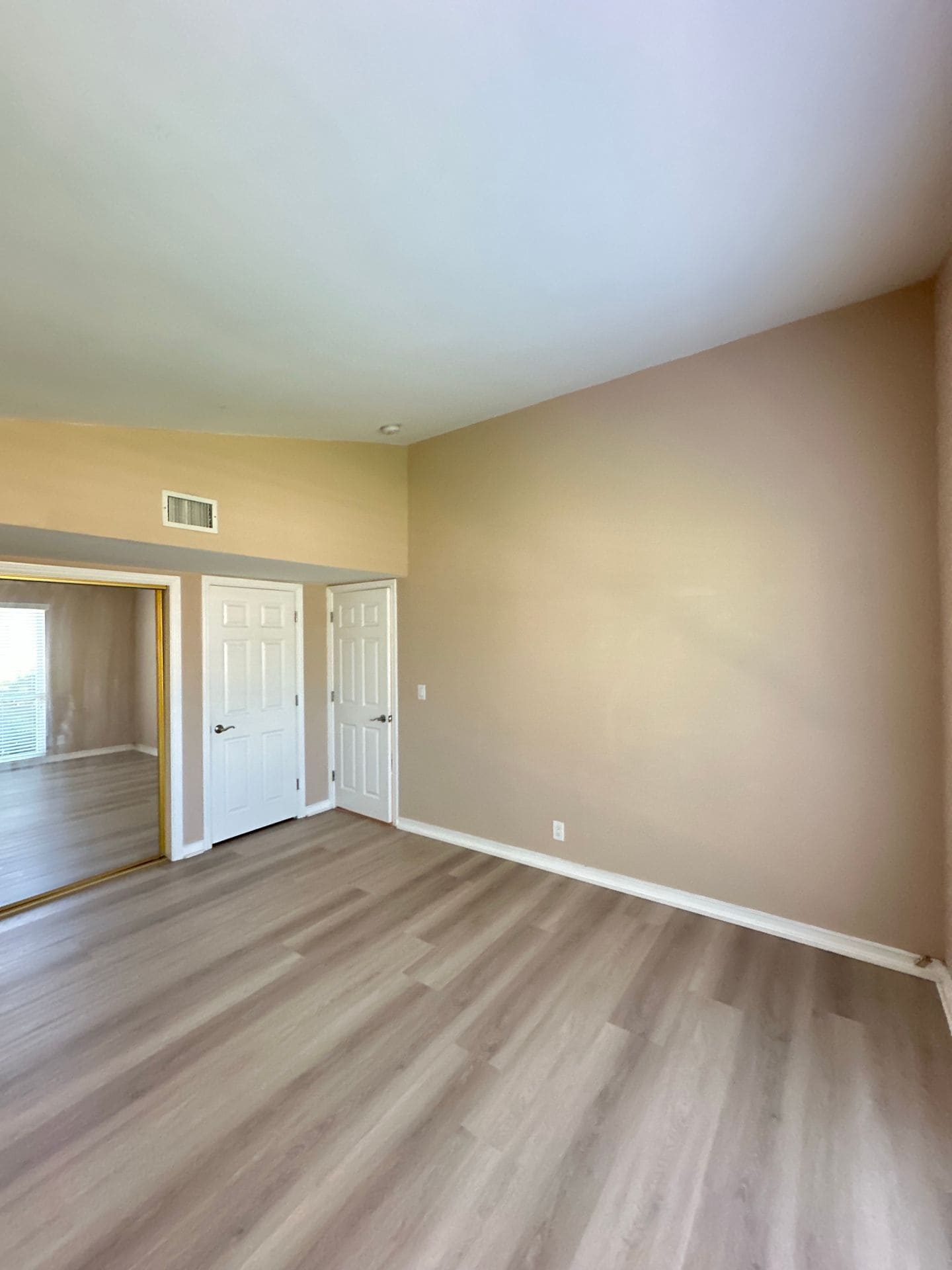 Building Photo - 11352 Weatherby Rd