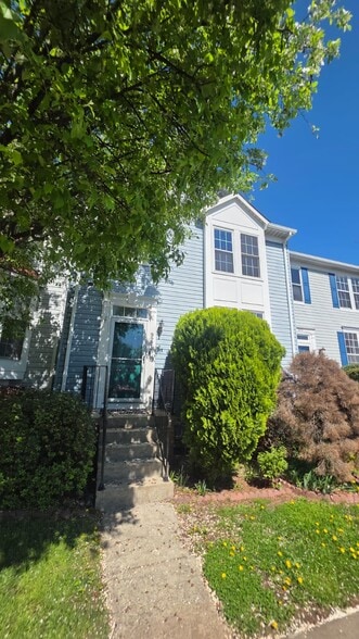 Building Photo - 9274 Caladium Dr