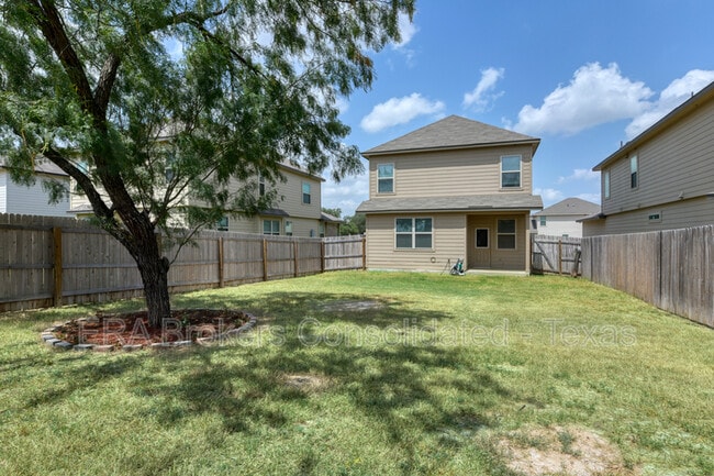 Building Photo - 10610 Grn Lk Dr