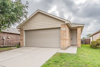 Building Photo - 8864 Valley River Dr