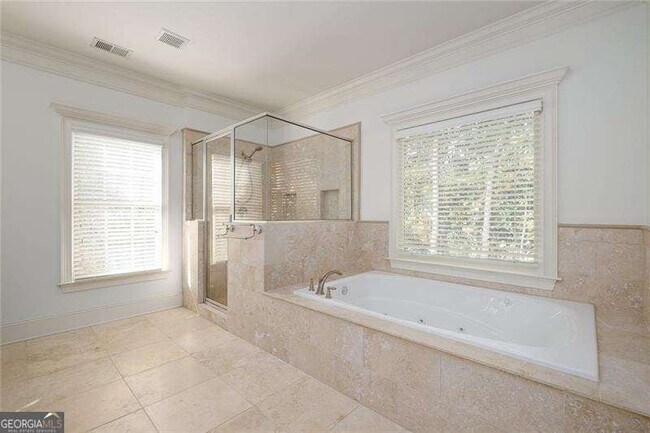 Building Photo - 1106 Devine Cir NE