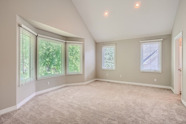 Building Photo - 247 S Garfield St