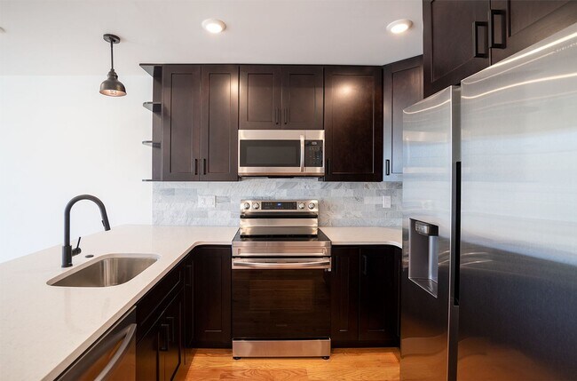 Building Photo - 2022 N 5th St