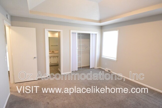 Building Photo - 16604 W 142nd Cir