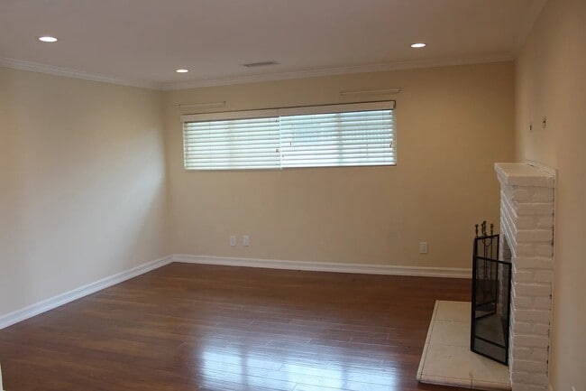 Building Photo - 4649 Mt Armet Dr