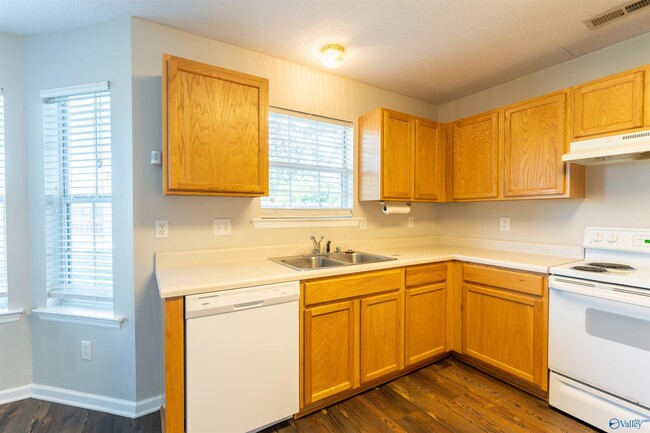 Building Photo - 122 Otter Trail SW