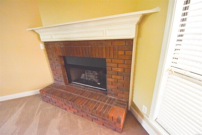 Building Photo - 709 Yellowstone Dr