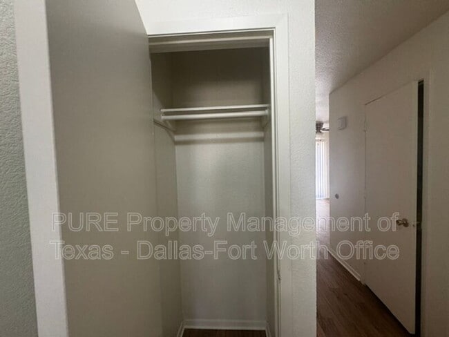 Building Photo - 6321 Kelly Dr