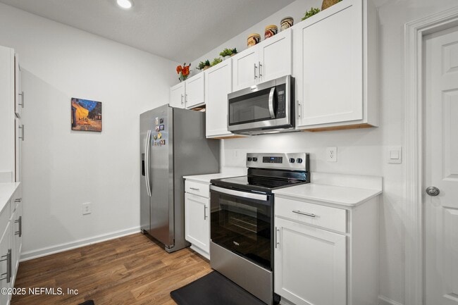 Building Photo - 955 Rivertree Pl