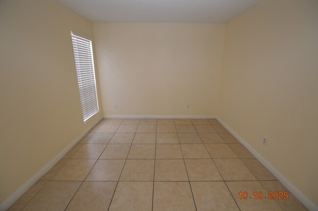 Building Photo - 90 Parrish Ln