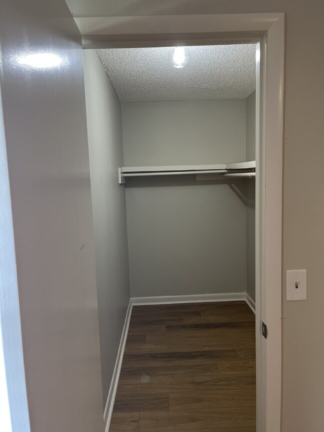 Building Photo - 1404 Bell Trace Dr
