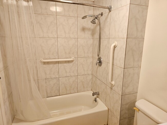Building Photo - Studio apartment