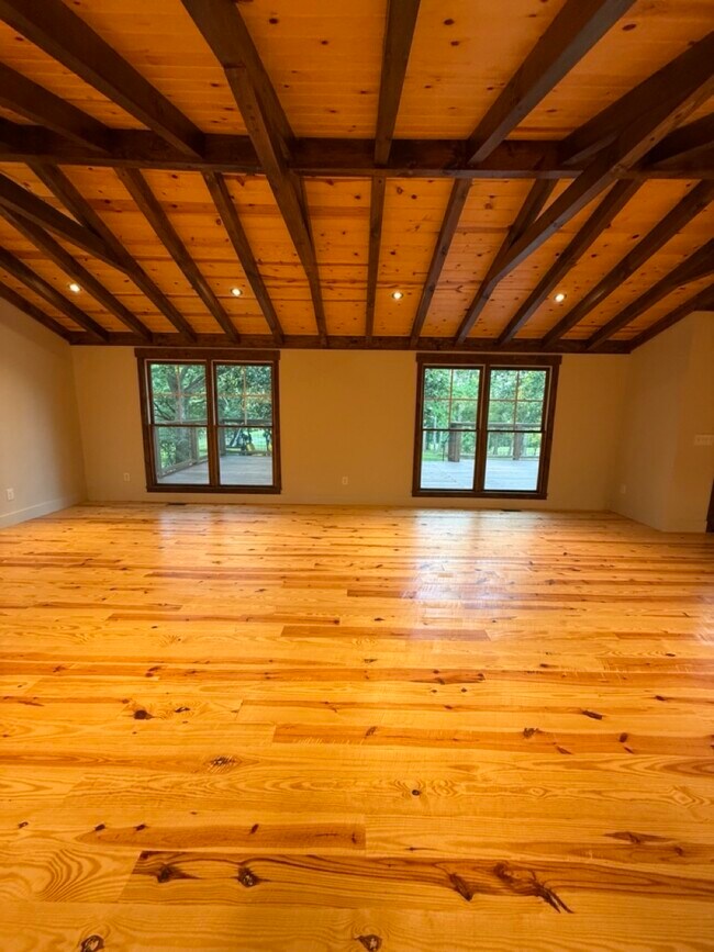 Building Photo - 233 Ranchwood Trail