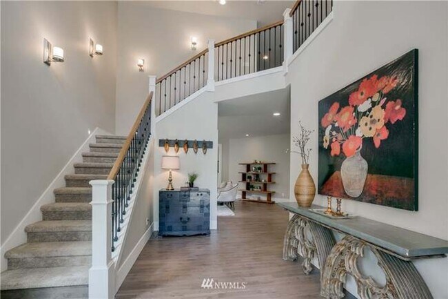 Building Photo - Beautiful 5 Bedroom 4 Bathroom Home in Lake Forest Park!