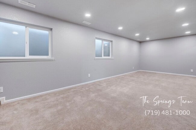 Building Photo - 6460 Bugle Dr