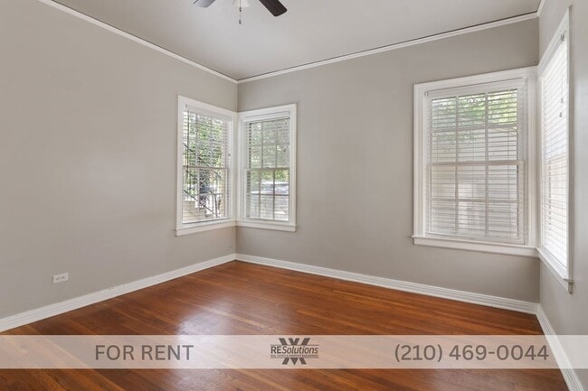 Building Photo - 336 E Lullwood Ave