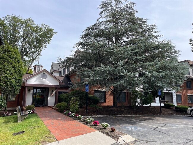 Building Photo - 324 Washington St