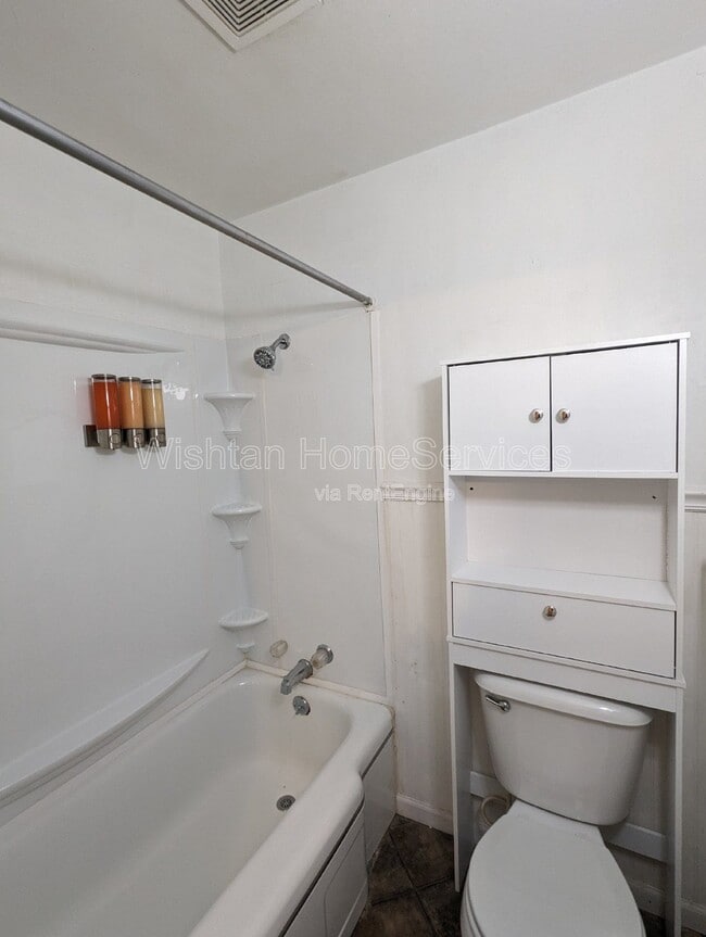 Building Photo - 410 N Monroe St