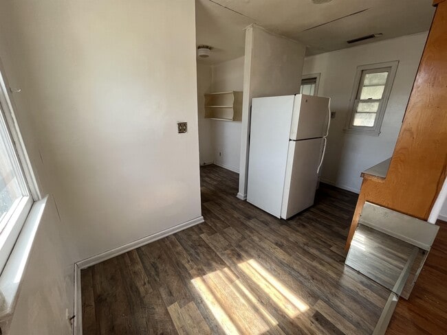 Building Photo - 300 Zoll St