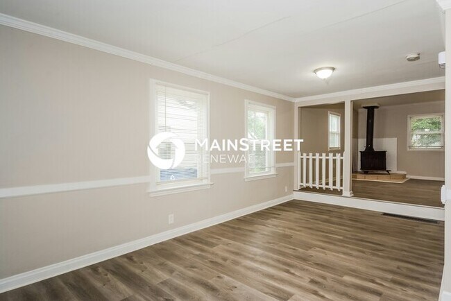 Building Photo - 3 Bedroom Pet-Friendly Home in St. Louis, MO with Main Street Renewal