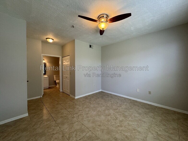 Building Photo - 11530 Villa Grand