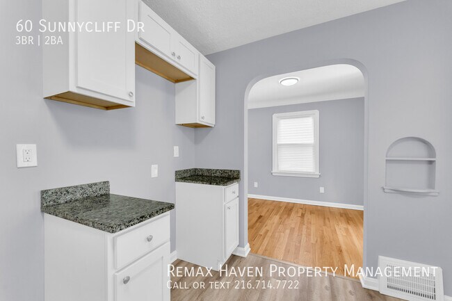 Building Photo - 60 Sunnycliff Dr