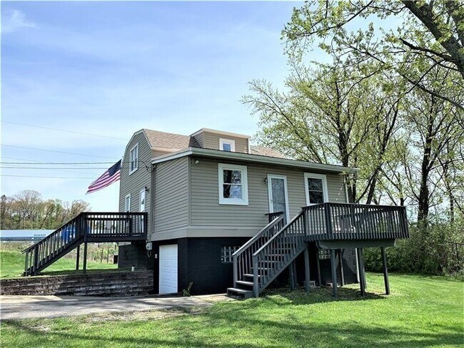 Building Photo - 116 Adams St