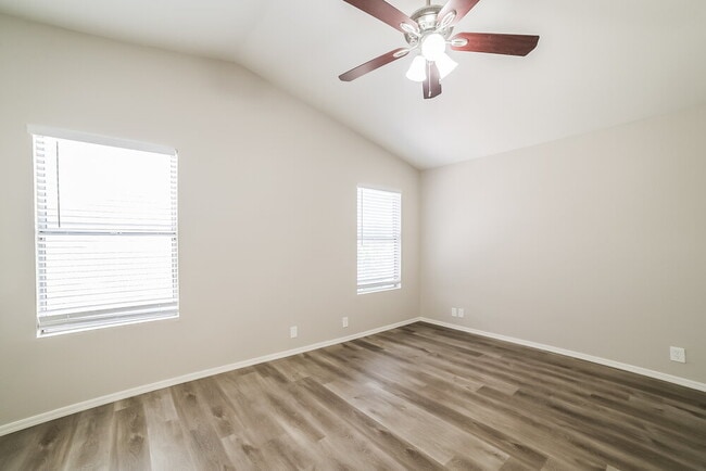 Building Photo - 17805 N 13th St