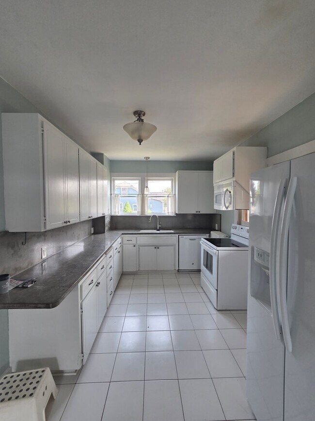 Building Photo - 4 bedroom 2 bath in Chehalis