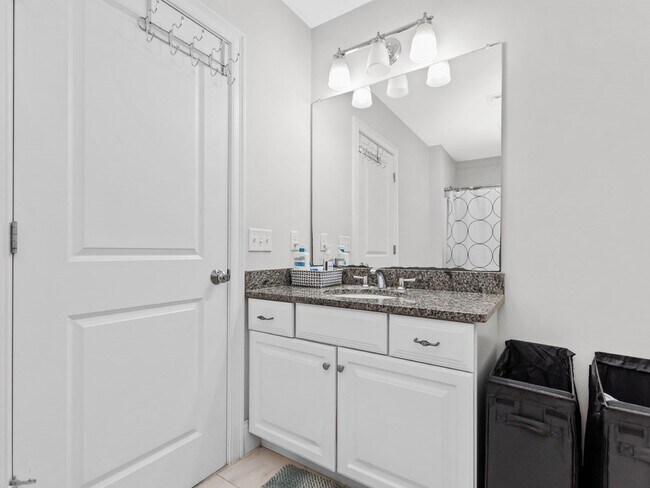 Building Photo - 22 Wellesley Ave