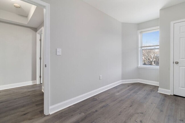 Building Photo - 1150 17th St NE