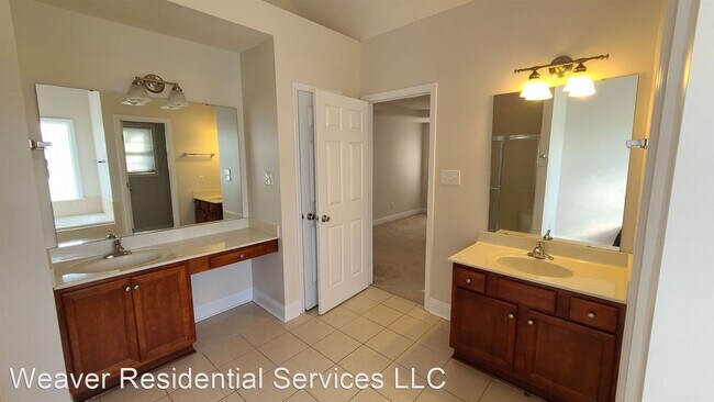 Building Photo - 4 br, 3 bath House - 512 Captains Place