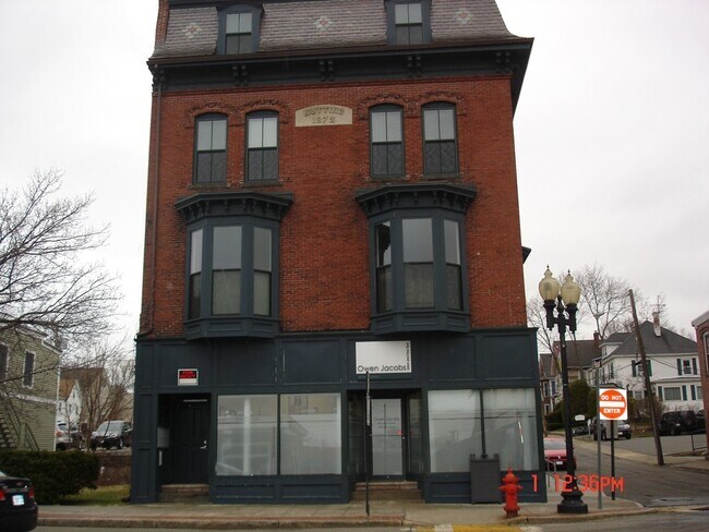 Building Photo - 49 Main St