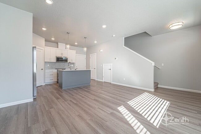 Building Photo - 16326 NE 20th St